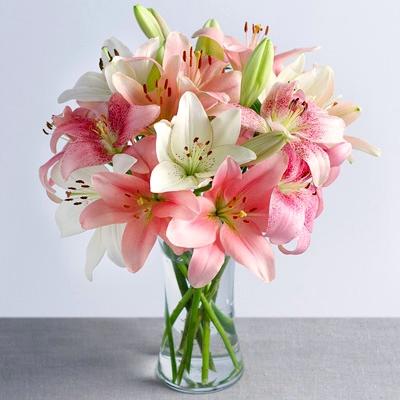 Asiatic Lilies in Vase - Carnations Florist Malaysia