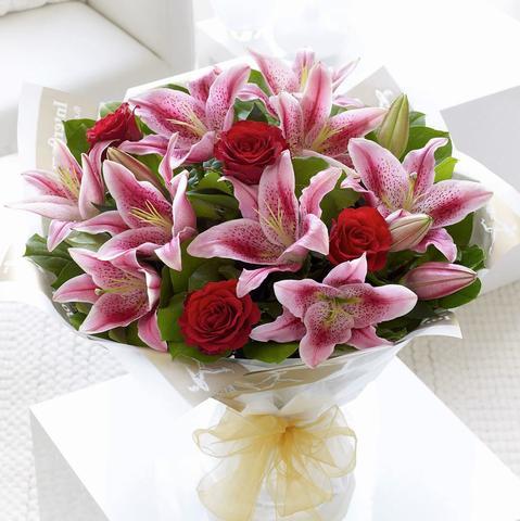 Lily Love - Carnations Florist Malaysia