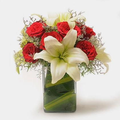 Rose and Lilies in Cute Vase - Carnations Florist Malaysia